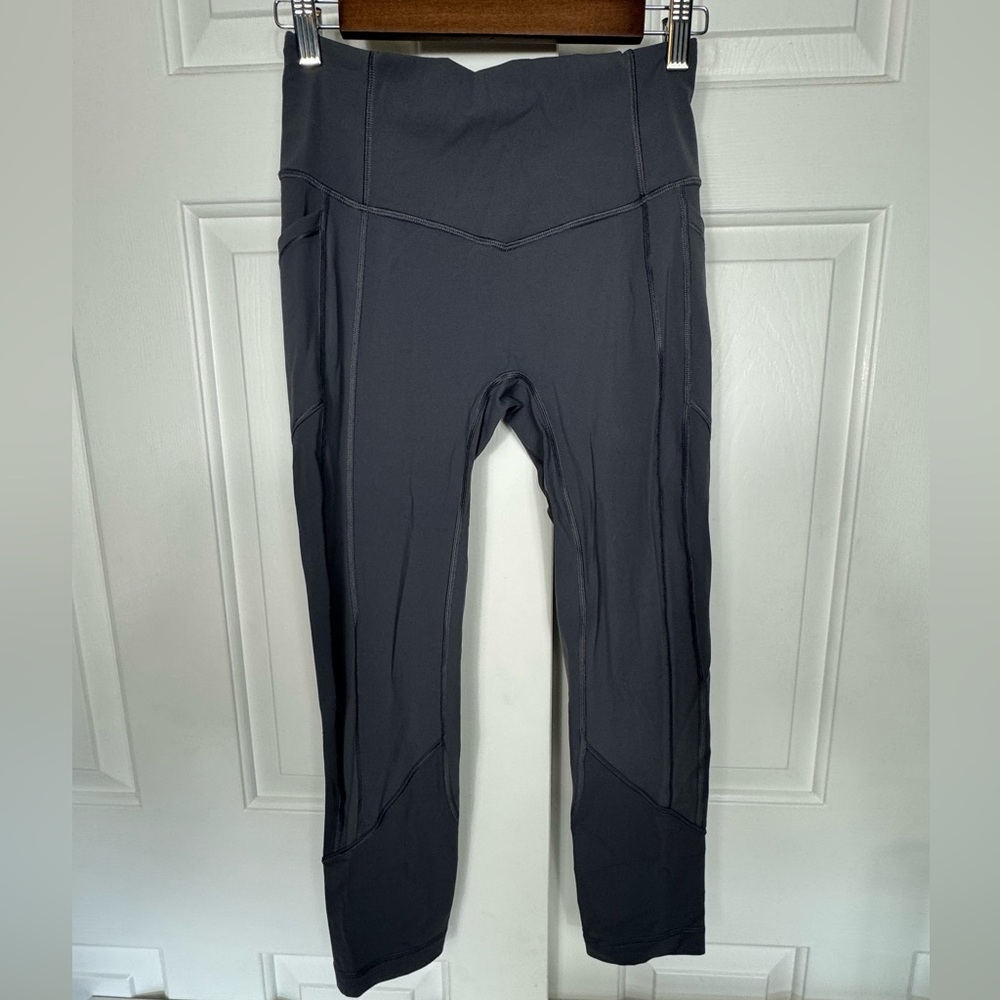 Lululemon‎ Cropped High Rise Leggings Gray Side Pockets Size 6